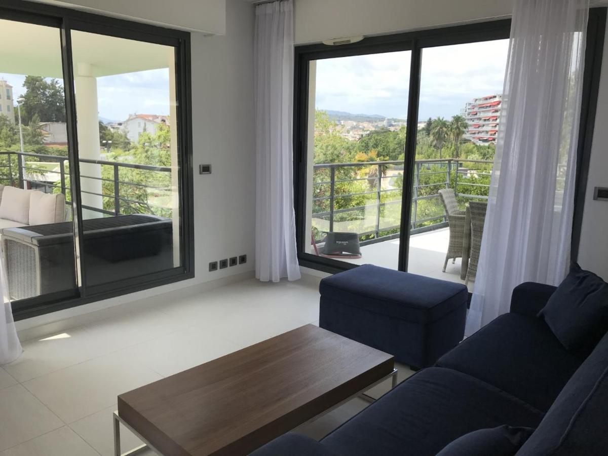 Appartement Montfleury, 2 Terrasses, 2 Chambres , 2 Sdb , Pkg Prive Piscine, 15 Min Walk To Croisette Beach And Palais Des Festivals Кан Екстериор снимка