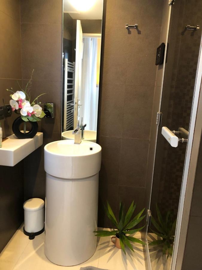 Appartement Montfleury, 2 Terrasses, 2 Chambres , 2 Sdb , Pkg Prive Piscine, 15 Min Walk To Croisette Beach And Palais Des Festivals Кан Екстериор снимка